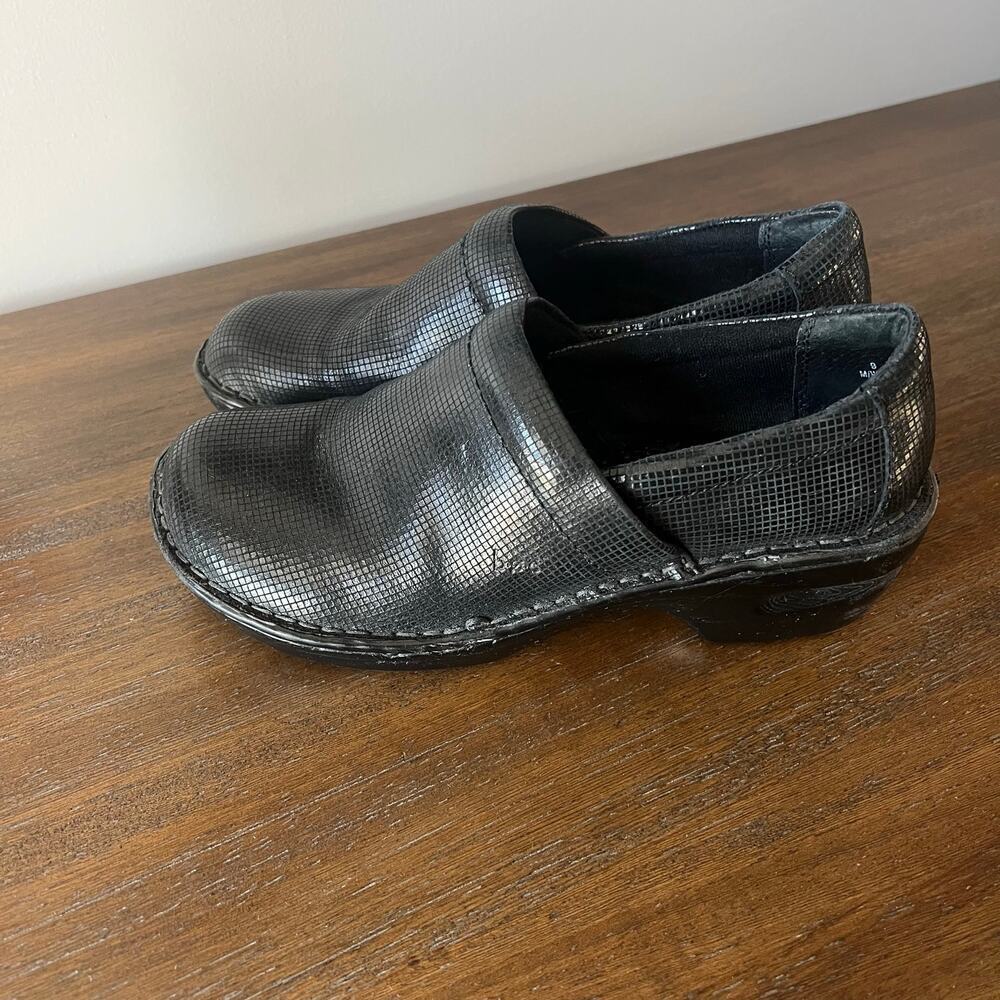 BOC Born Concept Woman’s Black Textured Leather Slip On Nursing Clogs- Size 9‎